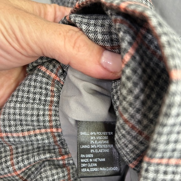 Excellent condition Antonio Melani size 2 grey windowpane plaid peplum tank. - Picture 6 of 10